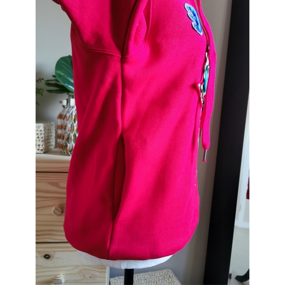 Red Peacebird Embroidered Christmas Sweater Small - Picture 5 of 8